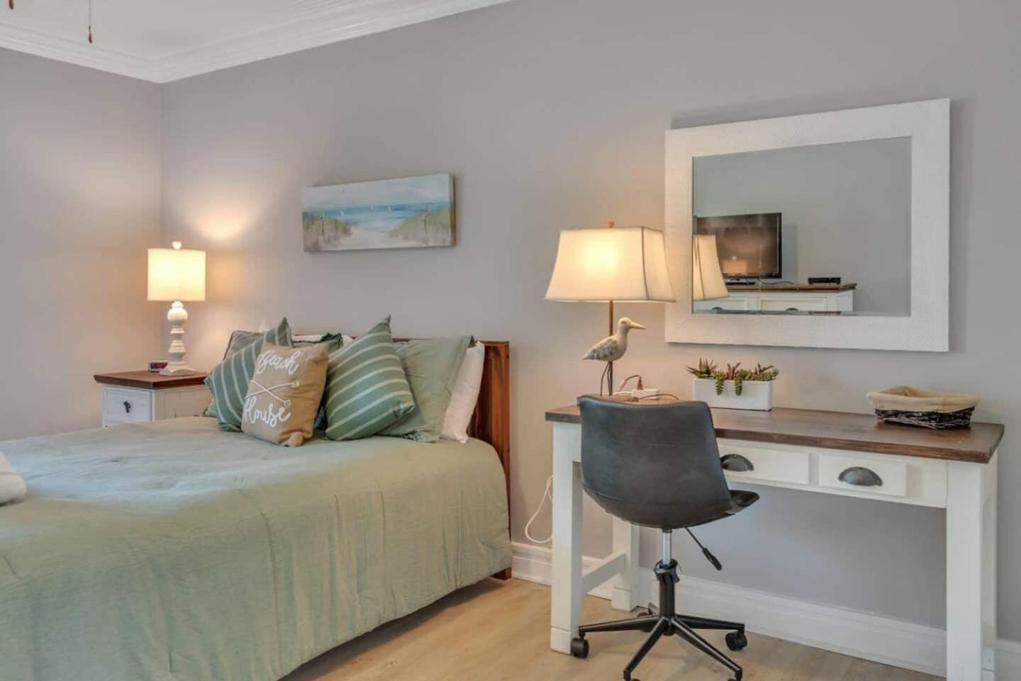 Forest Beach Condo Walk To Coligny, Pool, Tennis Hilton Head Island Exterior photo